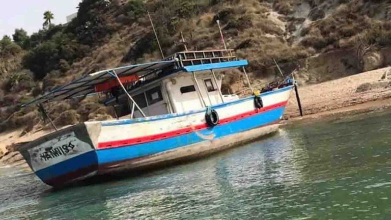 migranti barca Pietre Cadute