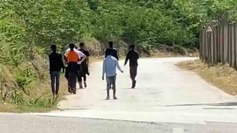 migranti in fuga da villa sikania2-2