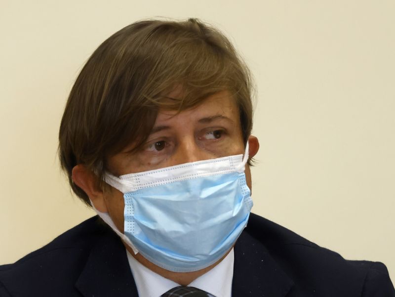 Vaccino, Sileri “Medici e farmacisti per convincere 3,7 mln over 50”