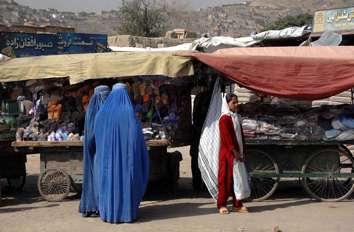 Afghanistan, i talebani vietano alle donne di fare sport