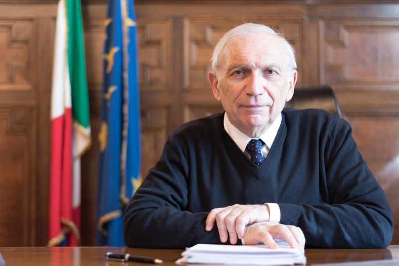 Scuola, Bianchi firma atto di indirizzo per il 2022