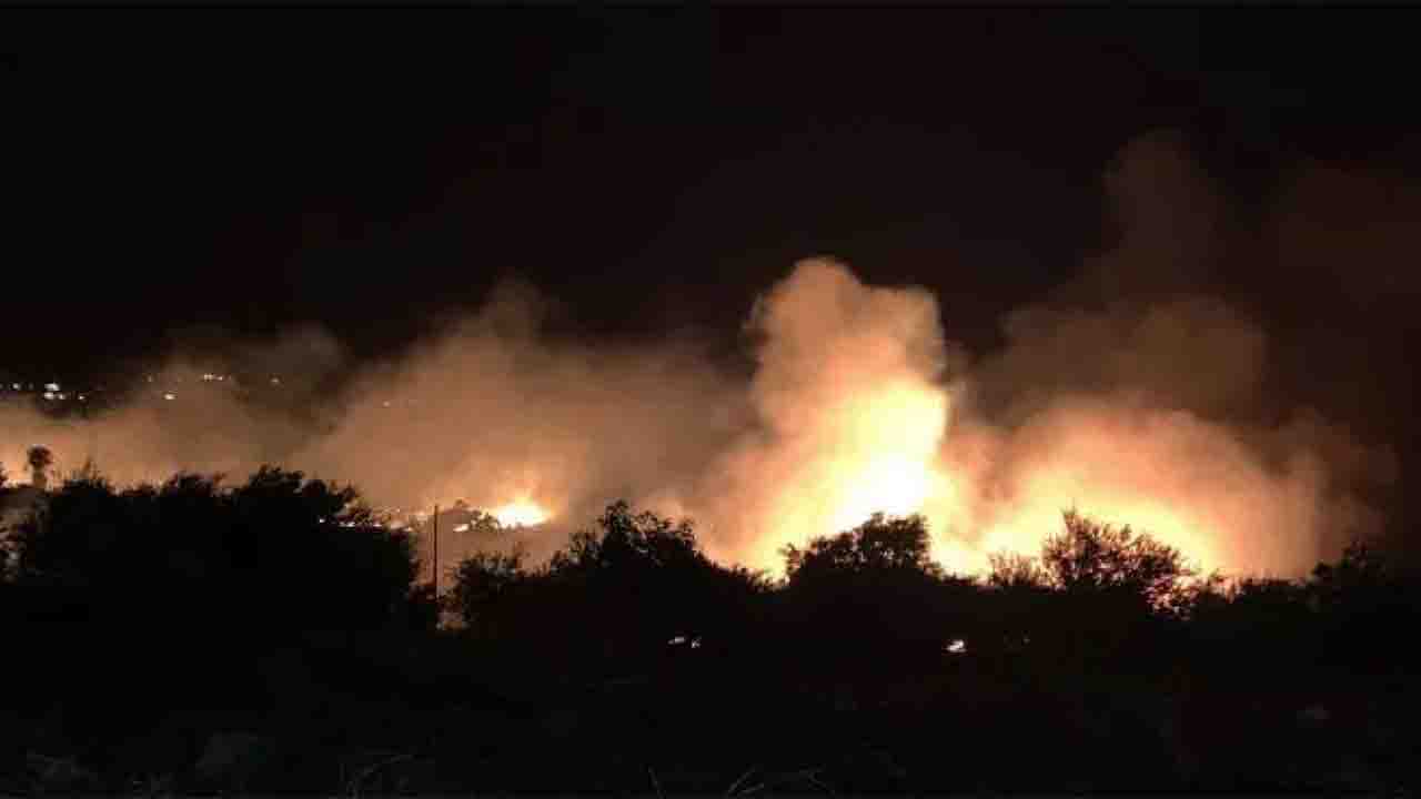 Fiamme nella notte a Scopello-1