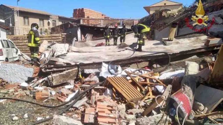 bOTTEGA DISTRUTTA ESPLOSIONE MESSINA