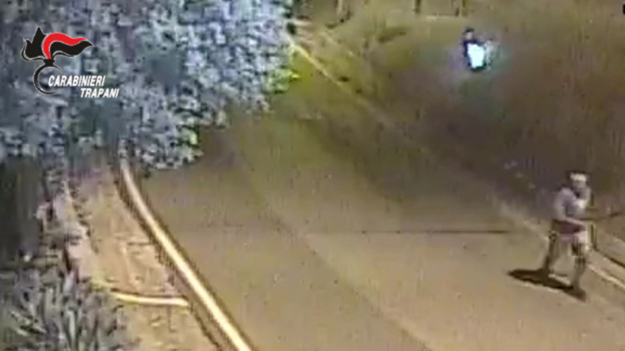 incendio piromane carabinieri