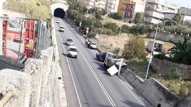 incidente camion 115 carboj 2021