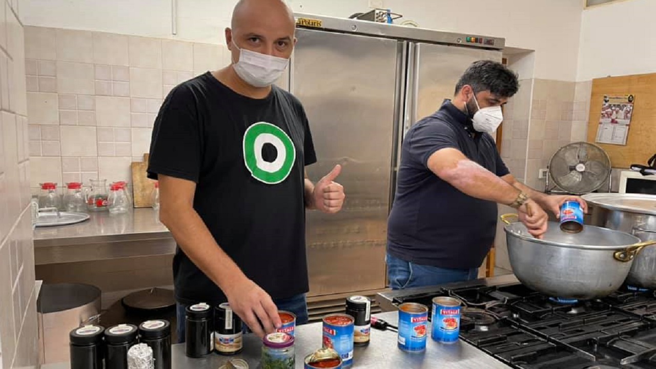 la barbera napoli mensa solidarietà