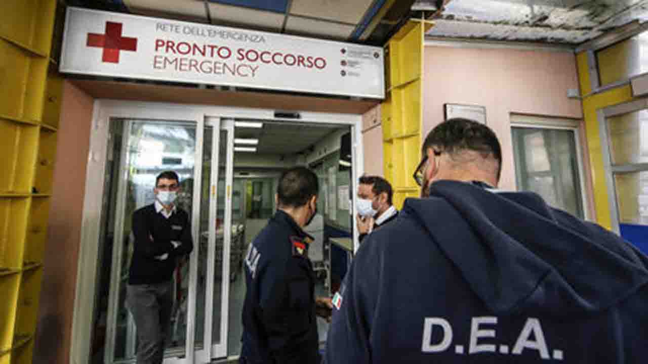 Assalto a pronto soccorso,infermiera colpita con bottiglia