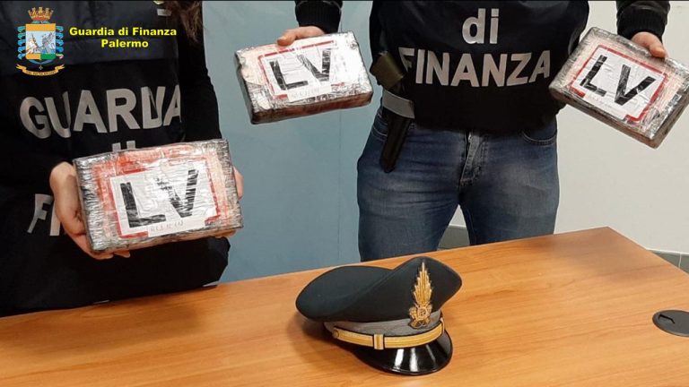 Cocaina Guardia finanza droga Palermo 1