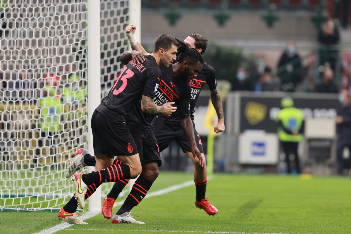 Da 0-2 a 3-2, Verona ko, il Milan vola in testa