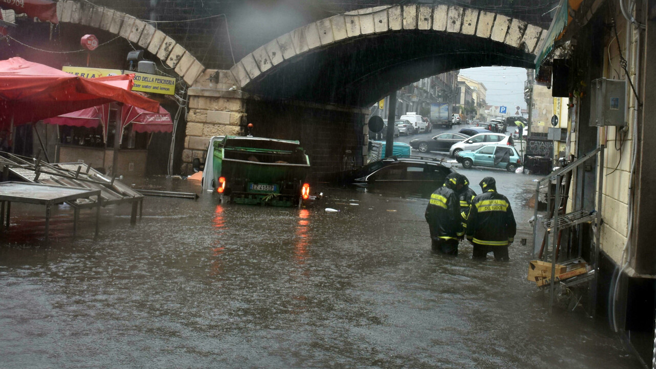 Maltempo a Catania, sindaco chiude attività commerciali