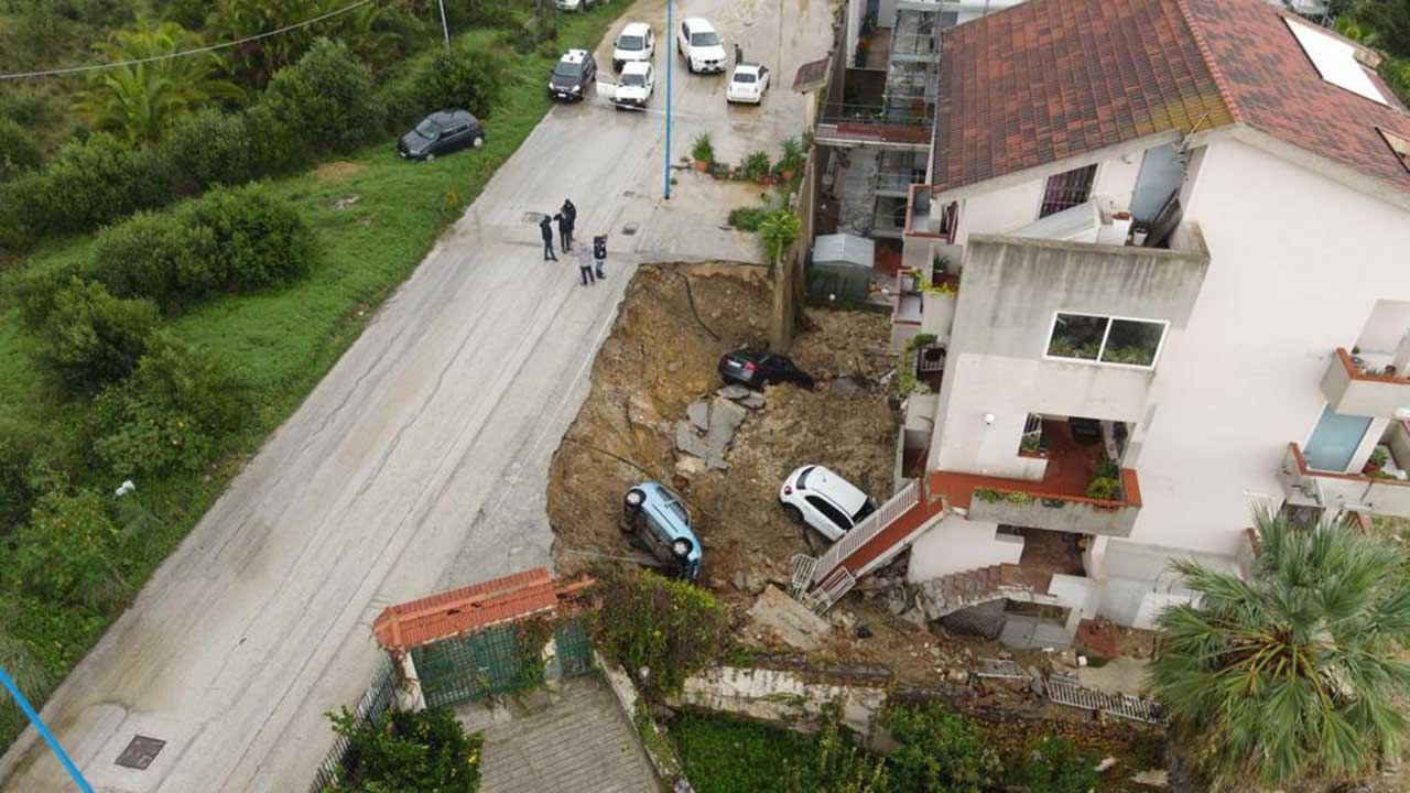 Muro crollato in via Lido, Catanzaro 