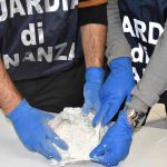 Sequestrati 210 kg di droga: arrestati tre catanesi. Avrebbe fruttato 4,5 mln di euro