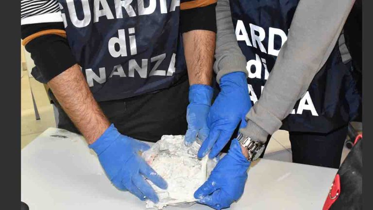 Guardia Finanza droga