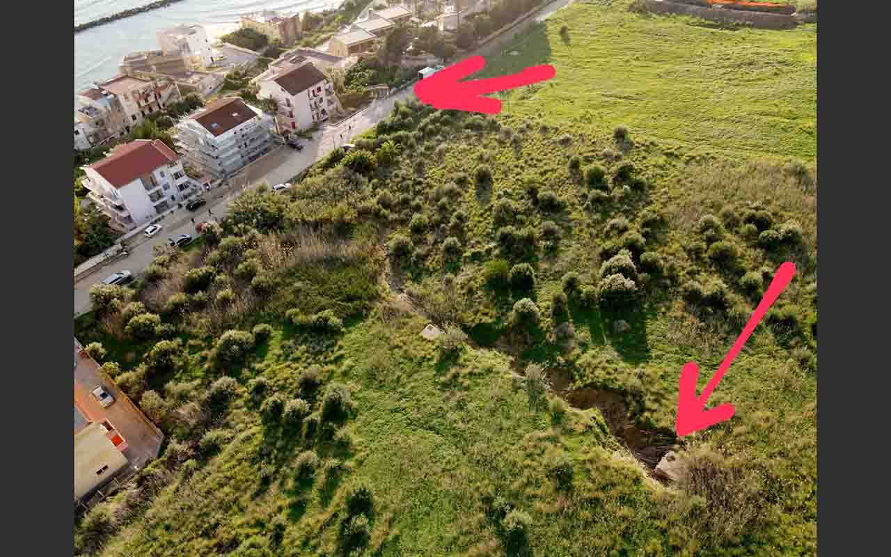 Via Lido nubifragio condotta rotta e frana palazzina distrutta 1280x720