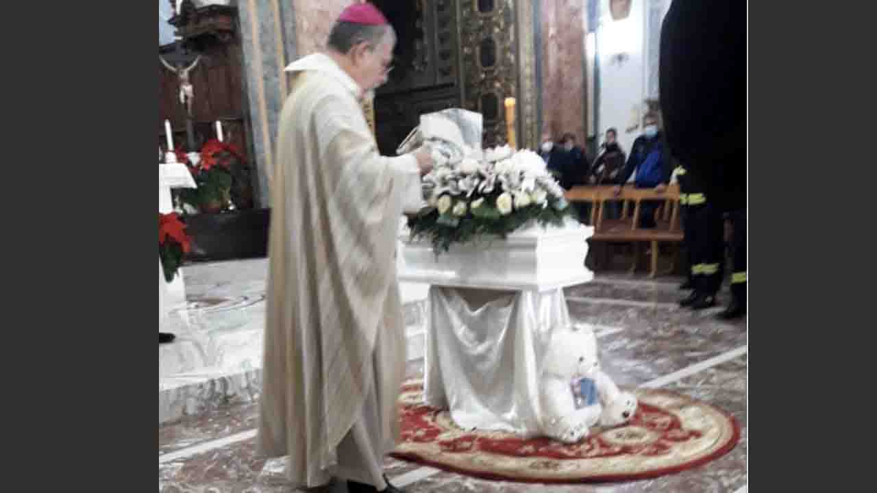 Funerali bimba Palma di Montechiaro