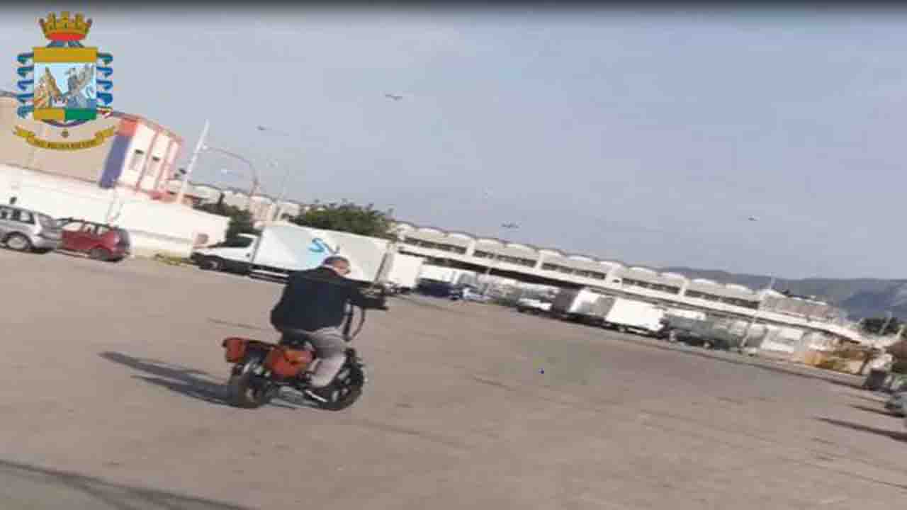 Guardia Finanza falso cieco