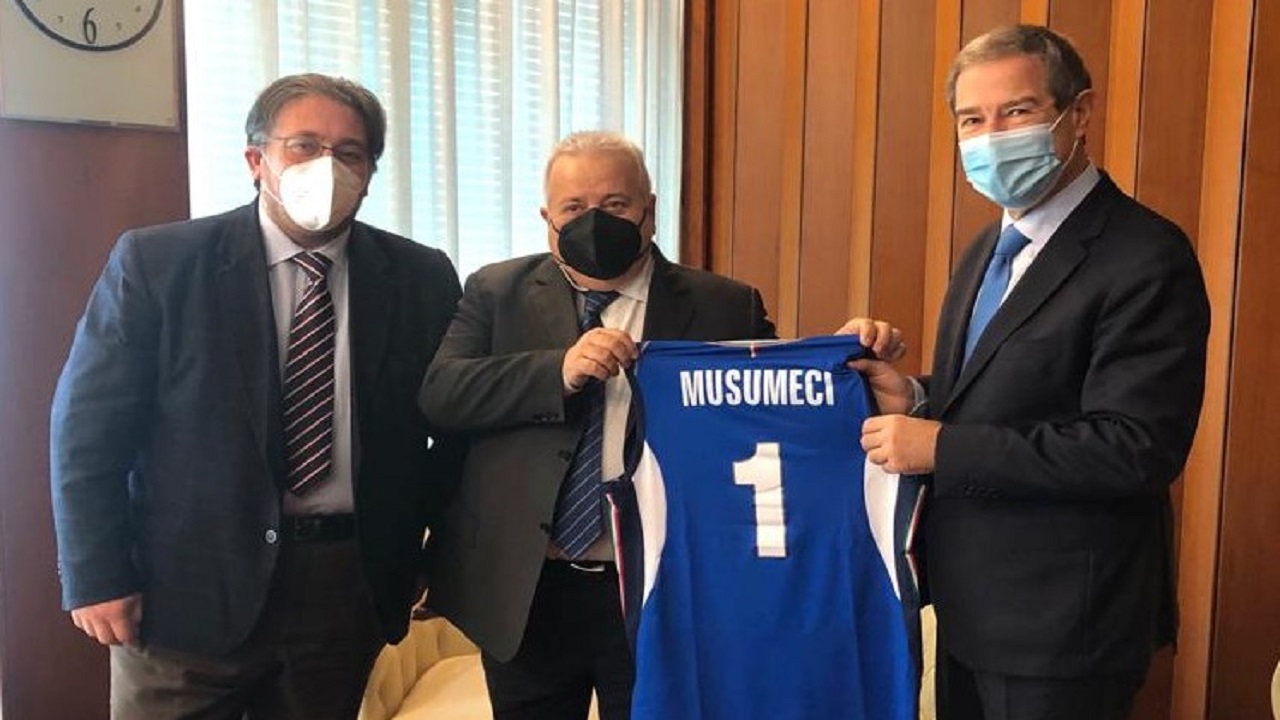 Musumeci, Manfredi, Anzalone, volley 071221