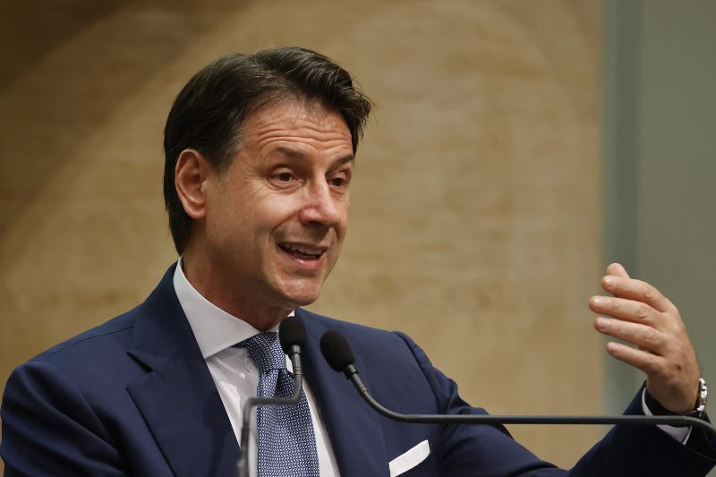 Quirinale, Conte “Non poniamo veti su Draghi”