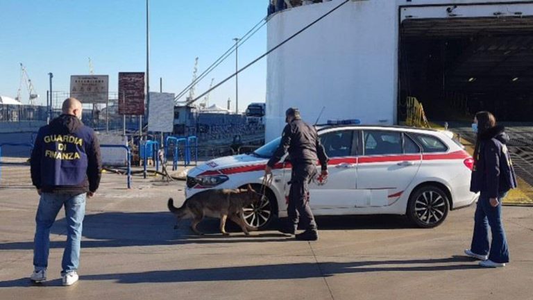 Guardia Finanza sequestro droga porto Palermo