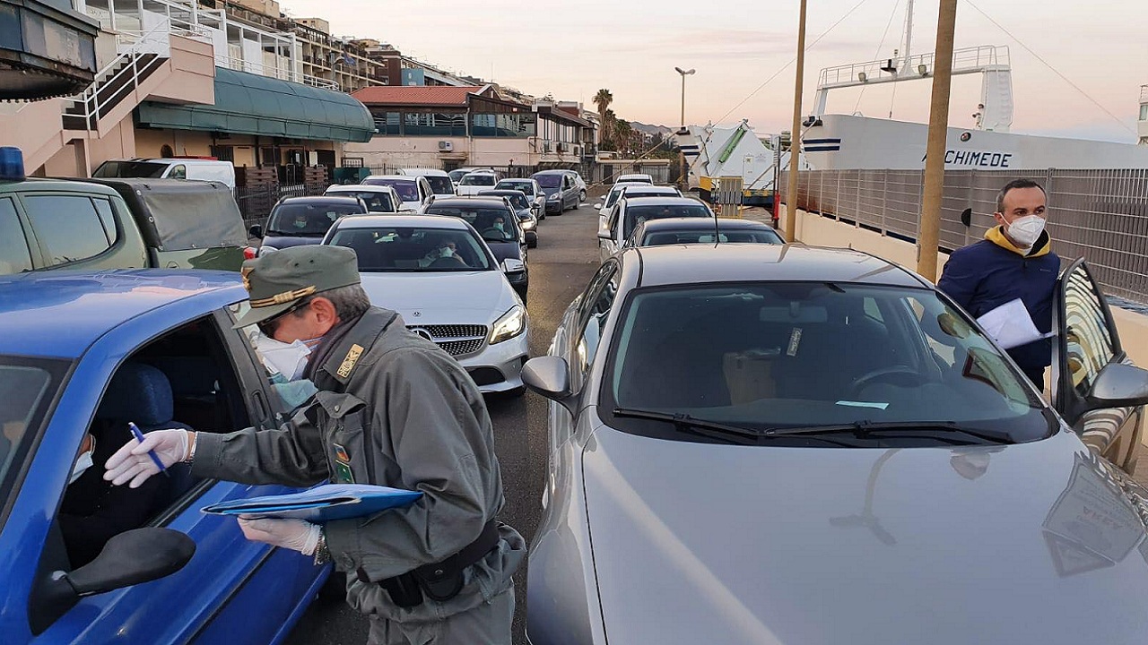 controlli-auto-traghetti-coronavirus