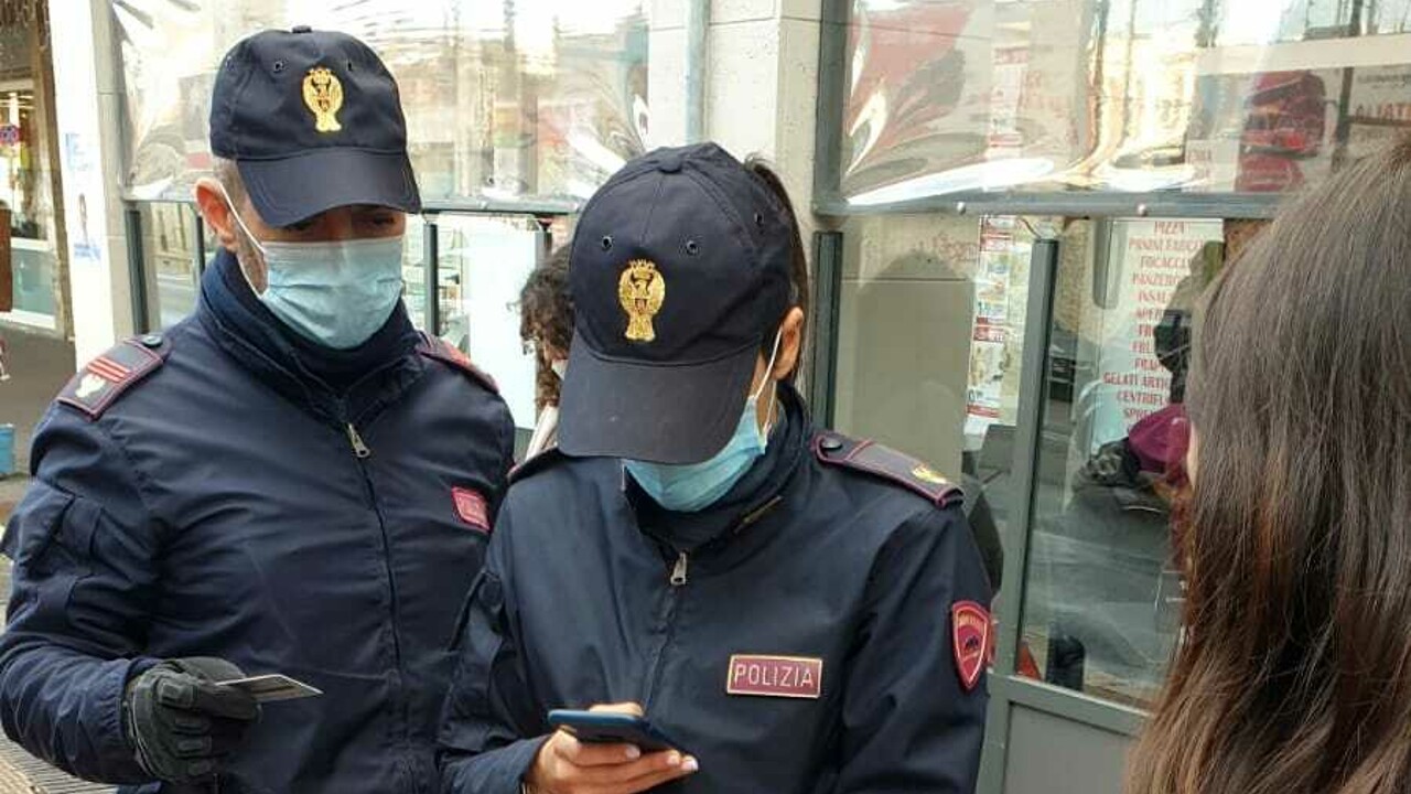 controlli green pass polizia