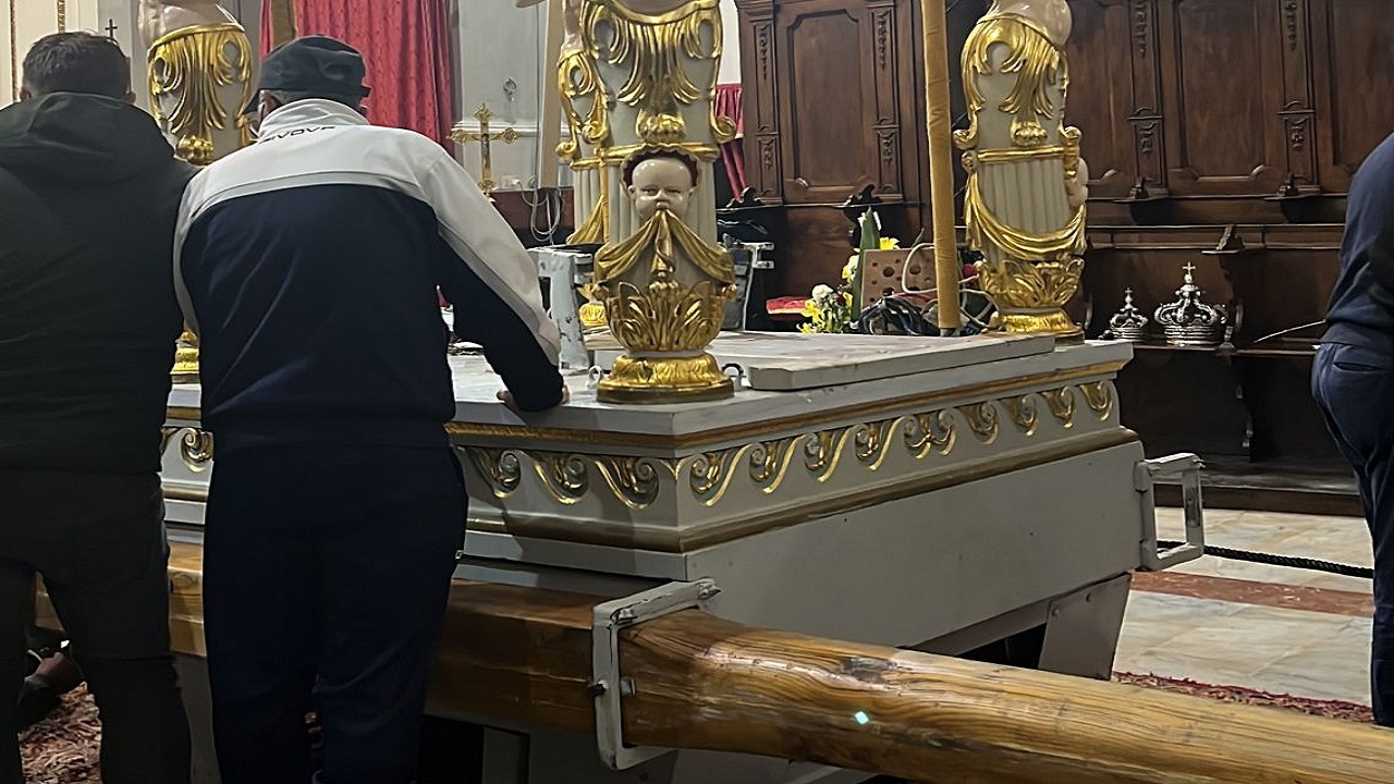 madonna statua discesa 2022