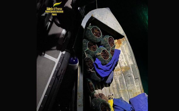 Favignana, denunciati pescatori di frodo: 7.500 ricci rimessi in mare dalla Guardia di Finanza