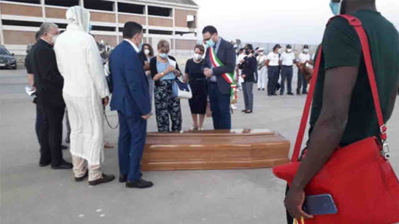 Migranti_ identificati i 7 bengalesi morti assiderati - Sicilia - ANSA.it-1