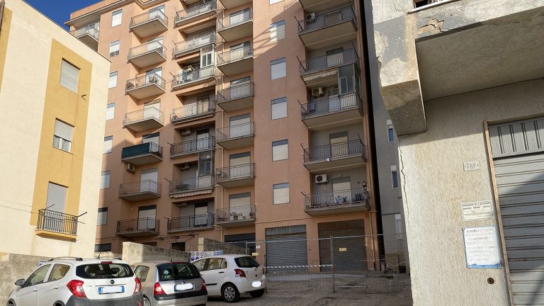 Via Lido 80 condominio evacuato