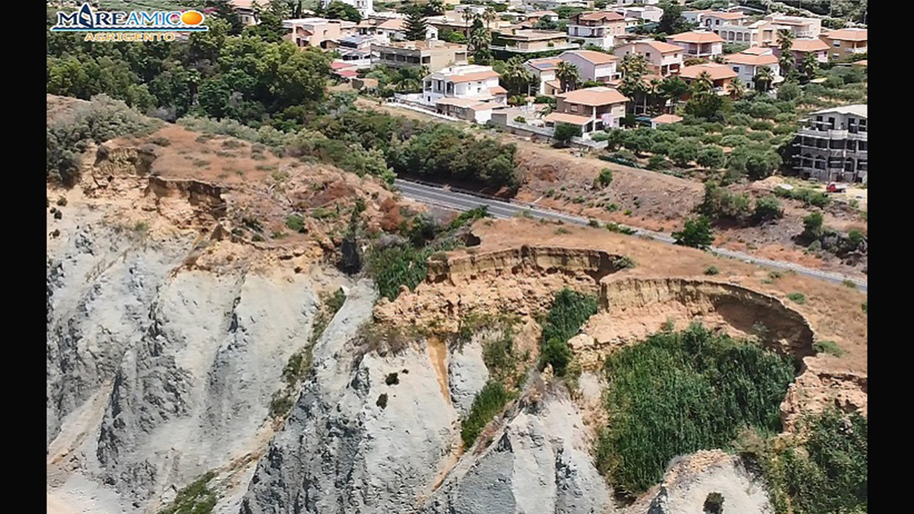 Ambiente: Mareamico, allarme erosione collina di Pirandello