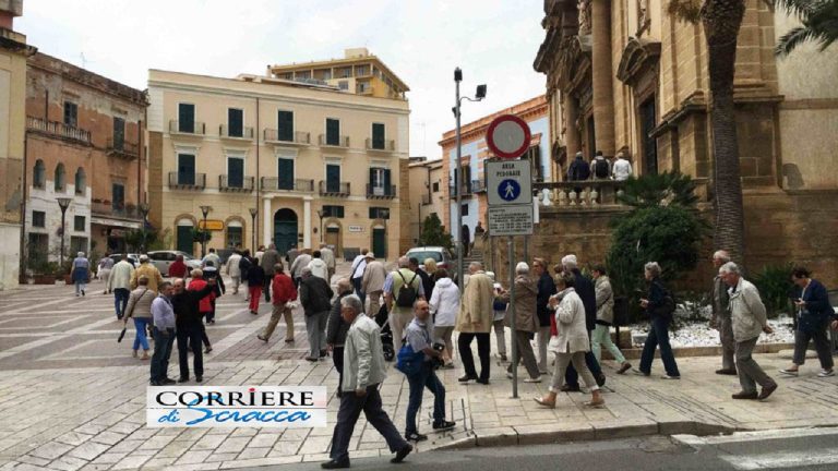 Turisti-piazza-Duomo