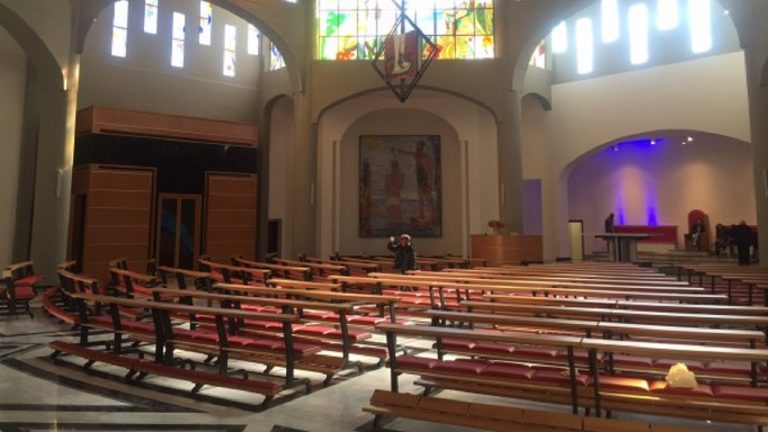 chiesa perriera interno