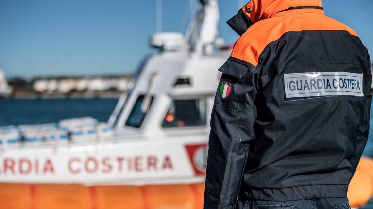 guardia costiera controlli porto