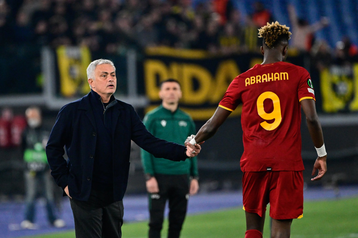 mourinho-abraham_live_220317