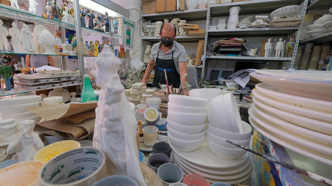 5.laboratorio di ceramica Carlino 2 (Media)