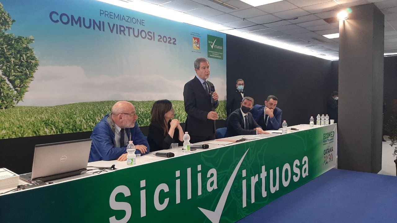 Musumeci a premiazione Comuni virtuosi 2022