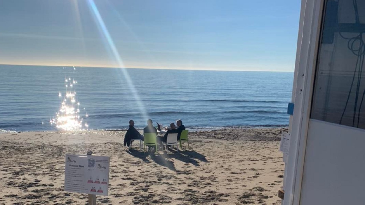 aloha tavolo spiaggia 2022