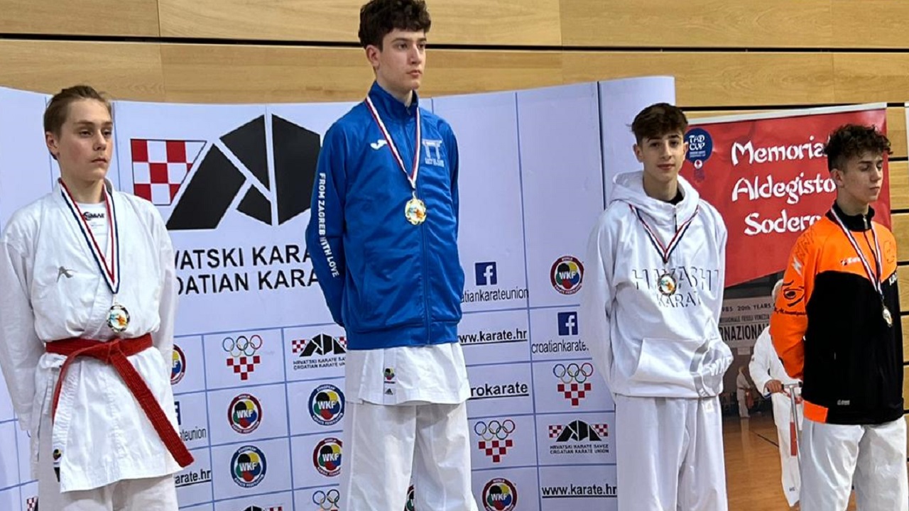 andrea danna podio 2022