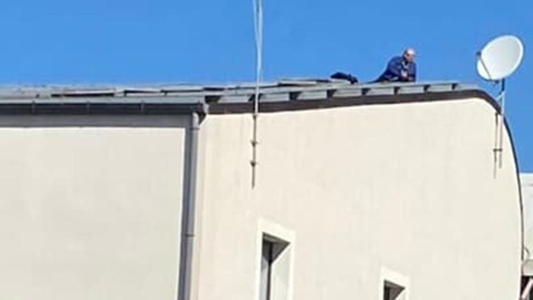 moncada sul tetto dello stabilimento di porto empedocle2-2
