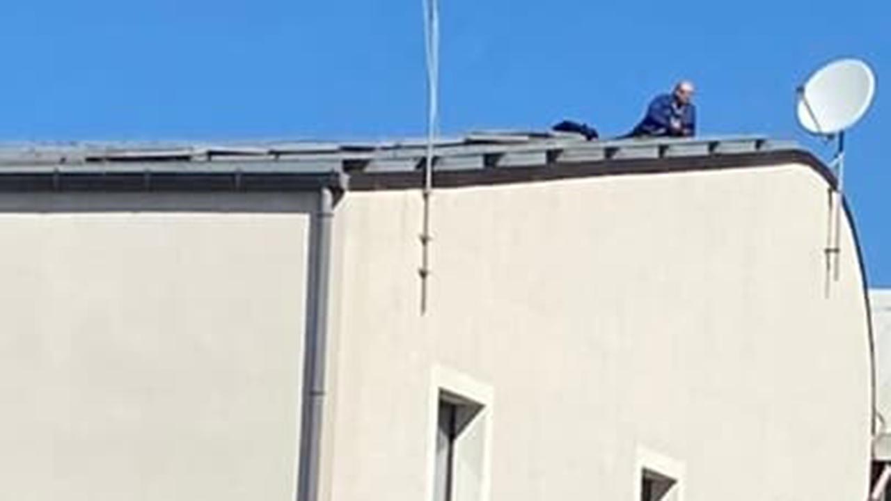 moncada sul tetto dello stabilimento di porto empedocle2-2