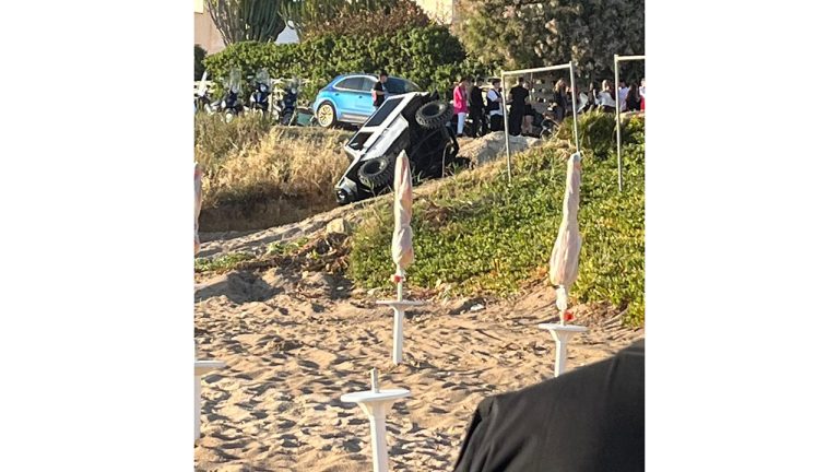 Auto in spiaggia San Marco