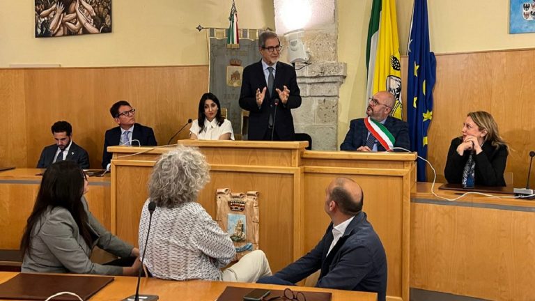 Musumeci al Comune di Favara