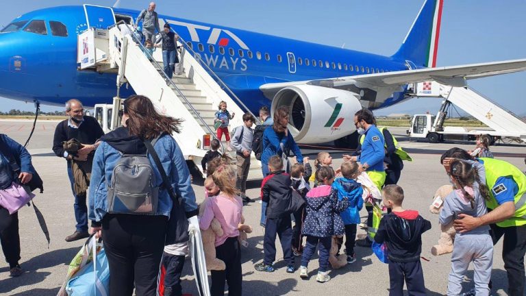 Orfani Ucraina aeroporto Birgi