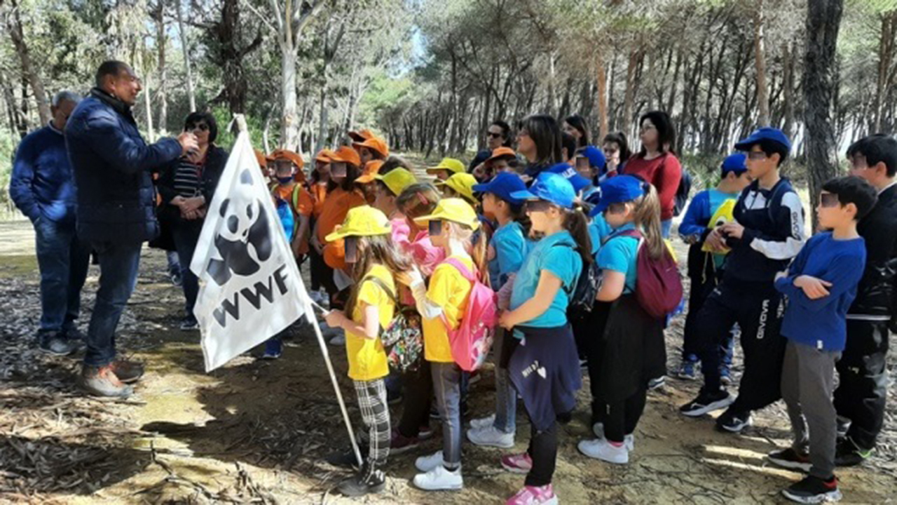 Scolari della scuola elementare di Calamonaci in escursione ecologica alla foce del fiume Platani