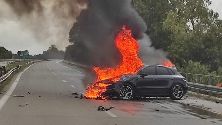 auto fiamme castelvetrano 2022