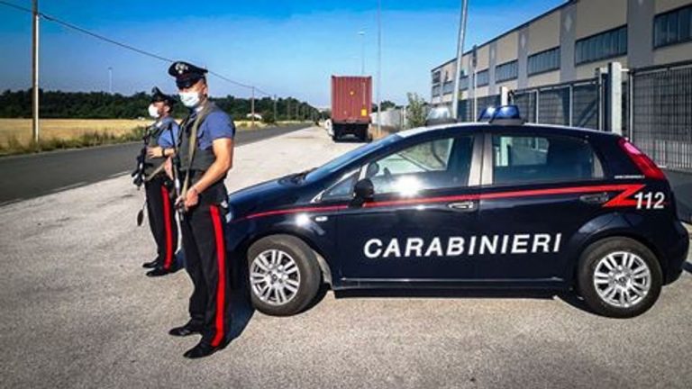 carabinieri posto blocco
