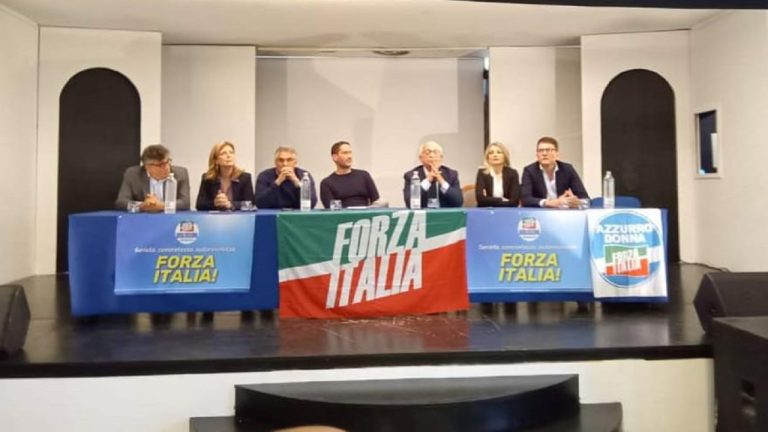 forza italia 2022 tavolo