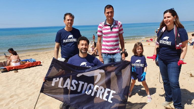 plastic free menfi 2022 sindaco e viviani