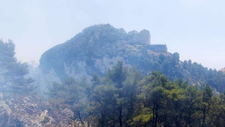 Caltabvellotta incendio 26 giugno 2022