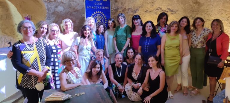 Inner Wheel anno sociale inizio 16